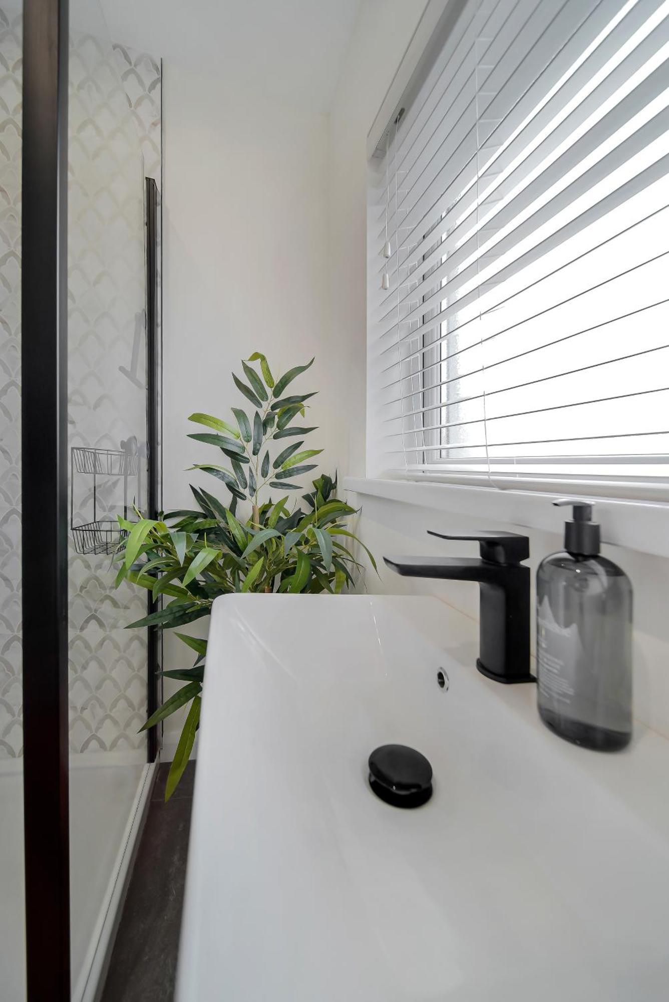 Apartamento The Burrow Sion Mills Exterior foto